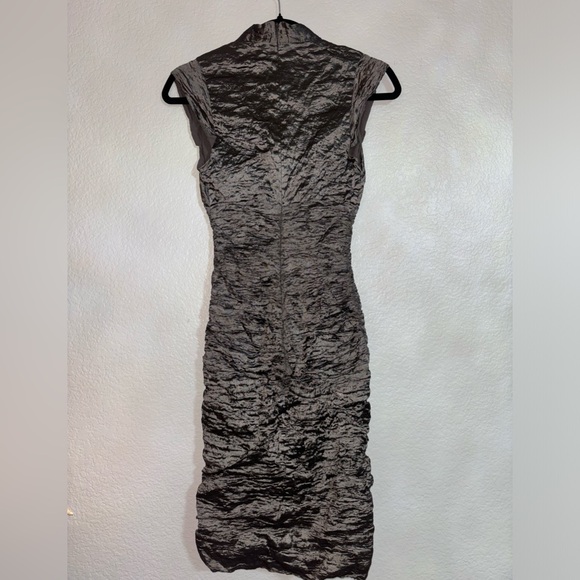 Nicole Miller size 6 shiny dark grey runched midi dress - Picture 7 of 9